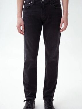 CITIZENS OF HUMANITY The Adler Charcoal Gray TAPERED CLASSIC JEANS
Size 28